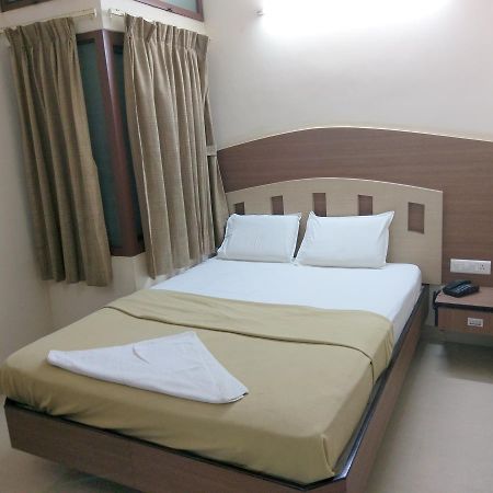 Banyan Tree Comforts Mysore Esterno foto