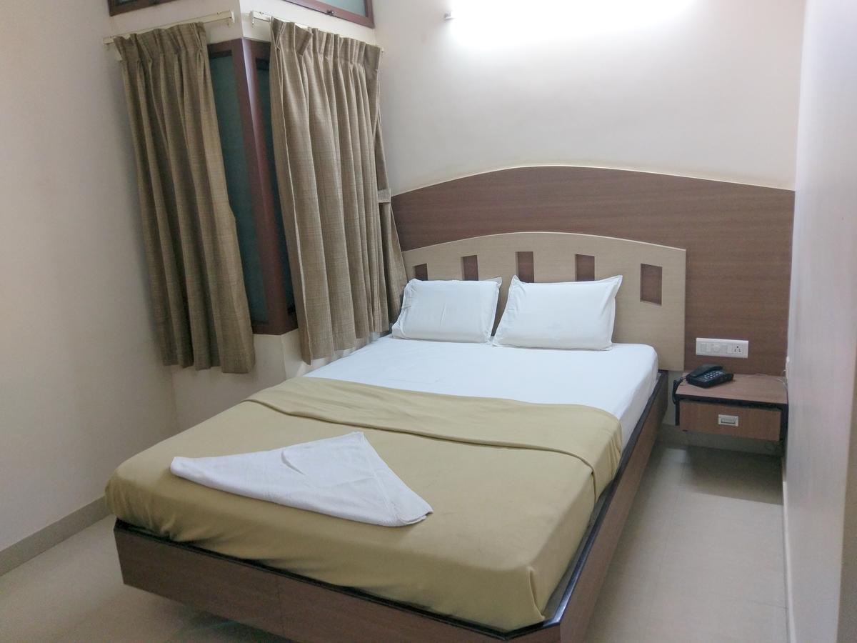 Banyan Tree Comforts Mysore Esterno foto